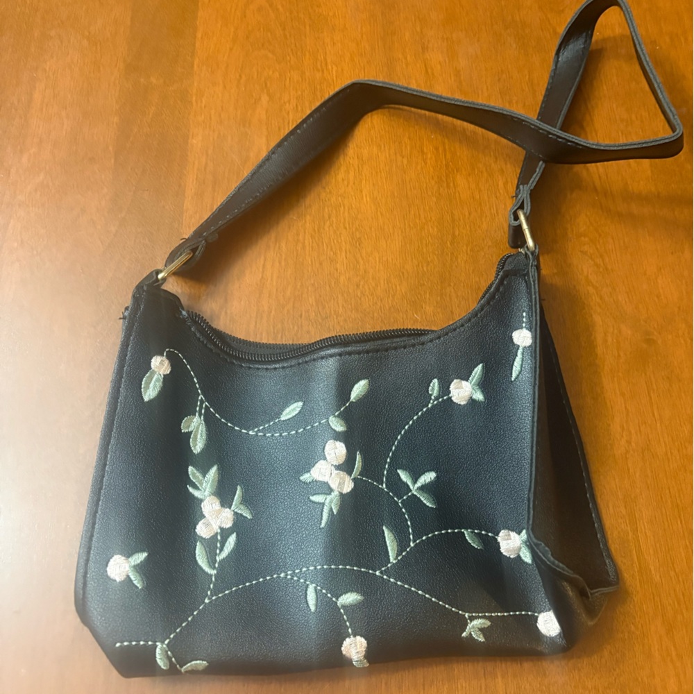 Chic Black Floral Embroidered Mini Bag